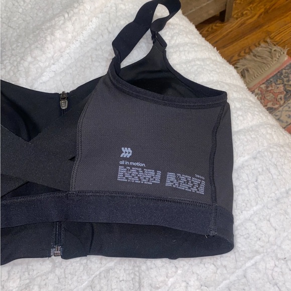 All in Motion Zip Front Sports Bra (38 DD) - Picture 2 of 2